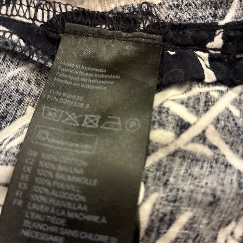 H&M Black and White Bamboo Leaf Button Up Print Shirt - Picture 5 of 7